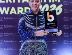 Bupati Jember Terima Penghargaan Penguat Demokrasi, Tegaskan Komitmen Tekan Kemiskinan