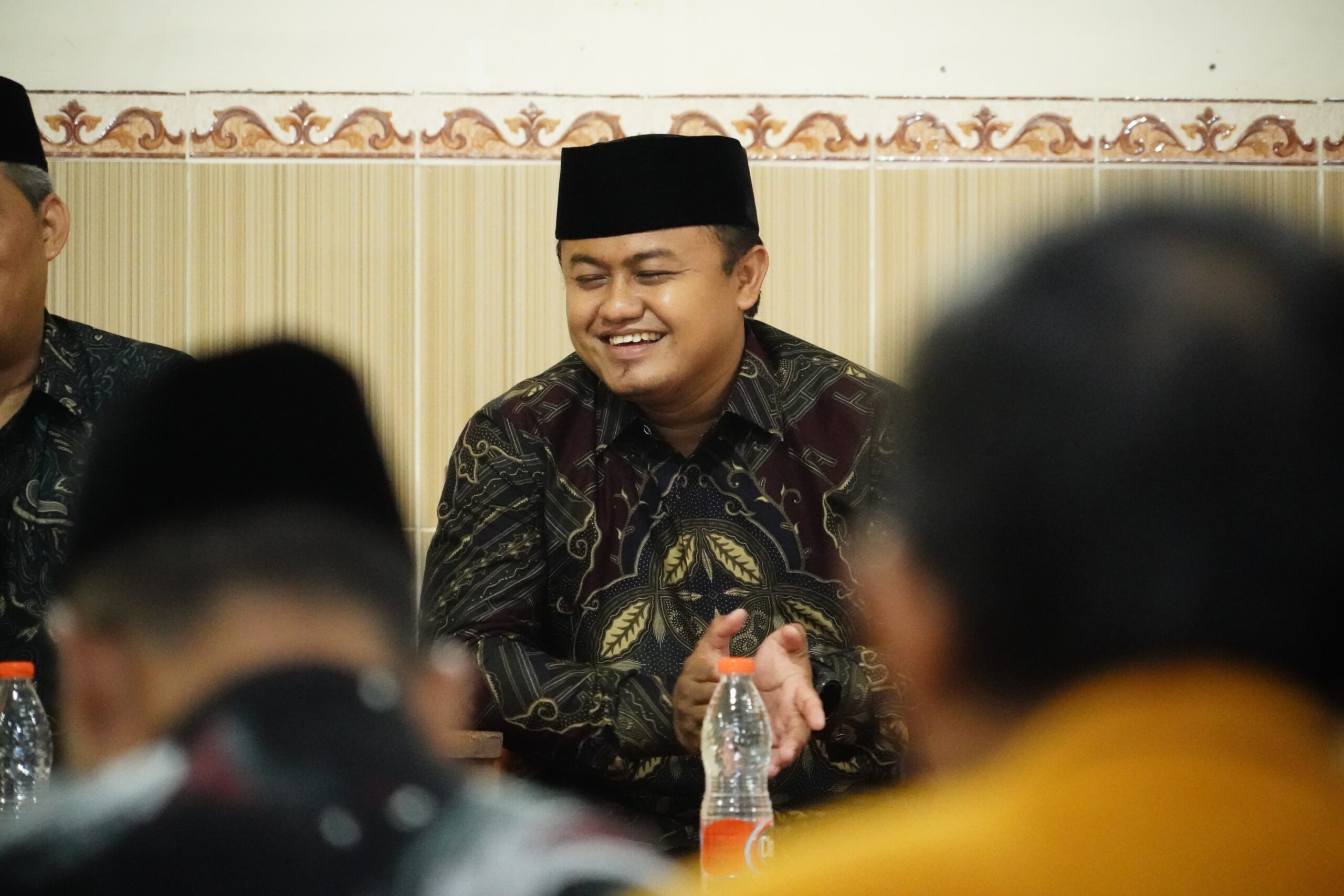 Sekretaris LDII Kota Kediri Asyhari Eko Prayitno saat memberikan materi dalam seminar parenting di Kediri.