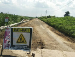 Pastikan Tuntas Tepat Waktu, Dinas PUPR Kab. Mojokerto Kebut Pembangunan Jalan Kepuhanyar
