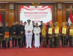 Tepat Peringatan Hardiknas, Disdikbud Kota Mojokerto Serahkan SK Pengangkatan 7 KS Terpilih