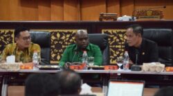 Menteri HAM Tinjau Kasus Dugaan Keracunan MBG di Surabaya, DPRD Dorong Evaluasi Nasional