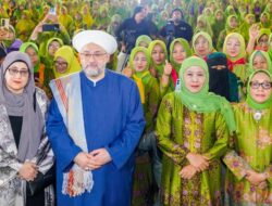 Muslimat NU Gaungkan Perdamaian Dunia ke PBB, Khofifah dan 15 Ribu Jamaah Padati Masjid Al Akbar