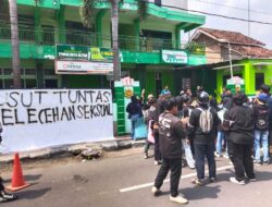 Tuntut Pelaku Pelecehan Mahasiswi di Adili, Mahasiswa UNU Blitar Duduki Kampus