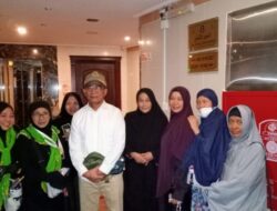 Amirul Haj Muhadjir Effendy Blusukan Temui Jamaah Haji Indonesia