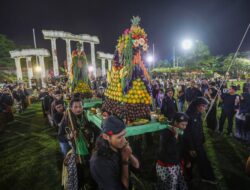 Ruwatan Kota dan Wayang Kulit di Tugu Pahlawan, Libatkan Ratusan Seniman Budayawan