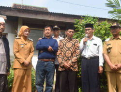 Mbak Wali Serahkan Bantuan Bedah Rumah Baznas, Warga Ngronggo Kota Kediri Terima Rp20 Juta