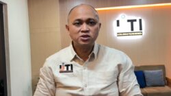 Ketua Umum Ikatan Jurnalis Televisi Indonesia (IJTI) Herik Kurniawan menyampaikan pernyataan penolakan PHK jurnalis.