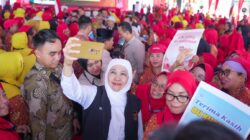 Buruh Pabrik Rokok di Surabaya Terima BLT Rp1 Juta