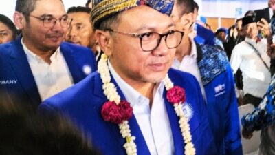 Lantik Pengurus DPW PAN Jatim, Zulhas Target Tiga Besar pada Pemilu 2029