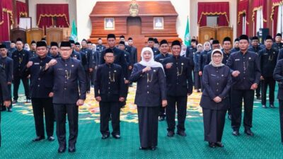 Pelantikan 65 Kepala Sekolah, Khofifah Fokuskan Pendidikan untuk Indonesia Emas 2045