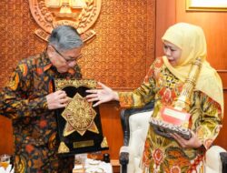 Bertemu Bambang Sulistomo, Khofifah Dorong Pelestarian Warisan Majapahit