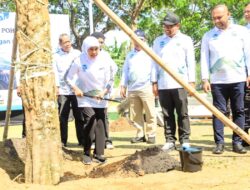 10 Ton Sampah Diangkat dari Sungai Gunung Anyar pada Puncak Hari Lingkungan Hidup Sedunia