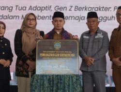 Resmikan GOR SMPN 1 Ngoro, Gus Barra Dorong Kolaborasi Pendidikan dan Keluarga