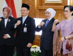 Khofifah Kukuhkan Hasoloan Manalu sebagai Kepala Perwakilan BPKP Jatim