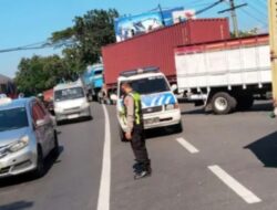 Bio Solar Langka, Puluhan Sopir Truk Keleleran di SPBU