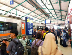 Arus Balik Iduladha 2026 Membludak, Stasiun Kediri Layani 13.077 Penumpang