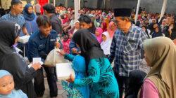H. Pujianto santuni anak yatim dan duafa di Desa Jabon Kabupaten Kediri pada peringatan Muharam 1448 Hijriah dengan pembagian sembako dan uang pembinaan.