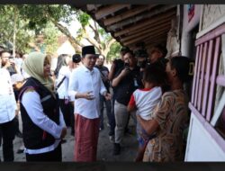 Bukti nyata Homecare, Bupati Jember Datangi dan Layani Langsung Masyarakat Desa Rowotamtu di Rumahnya