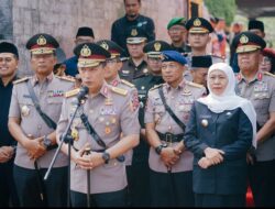 Khofifah Apresiasi Dedikasi Polri pada Hari Bhayangkara Ke-80 Menulis