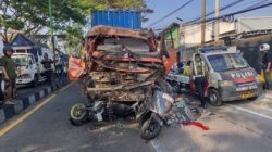Rem Blong Truk Kontener Sasak 5 Sepeda Motor, 4 Tewas di Tempat