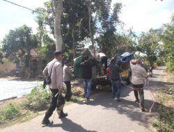 Para Bebotoh Lari Tunggang-langgang saat Polisi Bubarkan Arena Judi Sabung Ayam di Blitar