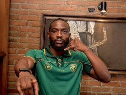 Yann Mabella Resmi Berseragam Persebaya
