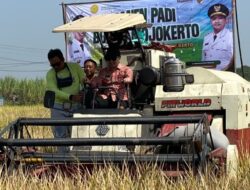 Perkuat Ketahanan Pangan, Bupati Albarra Salurkan Bantuan Alat Pertanian Modern