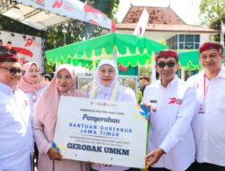 Pemprov Jatim Gelar Koperasi Explore 2026, Khofifah Serahkan 60 Gerobak untuk UKM