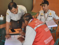 Surabaya Tertibkan Puluhan Titik Parkir Liar dan Non-Digital