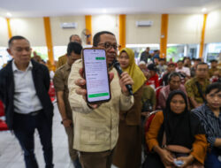 Uji Coba Digitalisasi Bansos Surabaya Berjalan Efektif