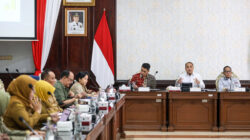 Terima Tim PPD Bappenas, Wali Kota Eri Paparkan Strategi Pengentasan Kemiskinan Terintegrasi di Surabaya