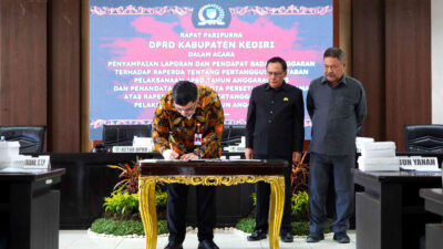 Pemkab Kediri dan DPRD Sepakati Raperda Pertanggungjawaban APBD 2025