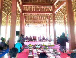 Terima Sertifikat PPTPKH, Warga Tulungrejo bersama Bupati Blitar Gelar Tasyakuran