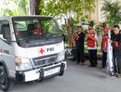Asisten Ekonomi dan Pembangunan Ponorogo Harjono Lepas Armada Air Bersih Menuju Desa Munggu, 153 Warga Terima Manfaat