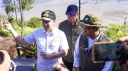 Api Kepung Kawasan Bromo, 200 Personel dan 3 Helikopter Dikerahkan Cegah Karhutla Meluas