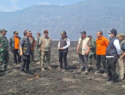 Karhutla Bromo Masih Menyala, Menko PMK dan BNPB Perintahkan Optimalkan Seluruh Kekuatan