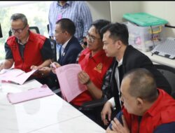 Tiga Pejabat Dinas ESDM Jatim Dilimpahkan ke Kejari Surabaya dalam Kasus Pungli