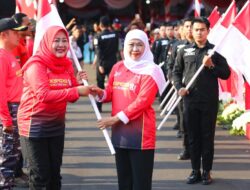 Diberangkatkan Gubernur, 500 Pendaki Kibarkan Merah Putih di Puncak Gunung Arjuno