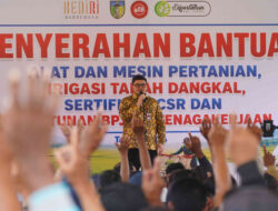 Dukung Peningkatan Produksi, Mas Dhito Kembali Salurkan 216 Bantuan Pertanian Bagi Petani