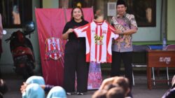 Dukung Pengembangan Bakat Muda, Deltras FC Gelar Program “Goes to School” di SMPN 1 Jabon