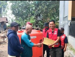 PMI Jember Salurkan Tandon Air 1.200 Liter untuk Masjid Nurul Falah