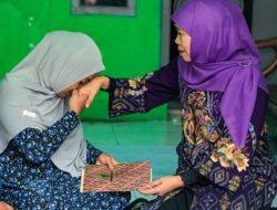 Khofifah Takziah, Buka Akses Pendidikan Cucu Korban KM Virgo