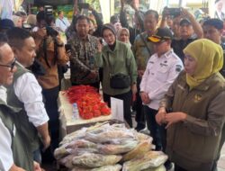 Stabilkan Harga Sembako : Pasar Murah Pemprov Jatim Hadir di Desa Lengkong  Kec. Mojoanyar