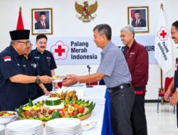 Dua Pendonor Jatim 100 Kali Terima Hadiah Umrah dari PMI