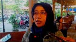 Ketua Parfi Kediri Ellya Destiara Permata menjelaskan Workshop Acting.