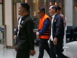 KPK Tahan Tersangka Dugaan TPK Terkait Kepabeanan di Ditjen Bea dan Cukai