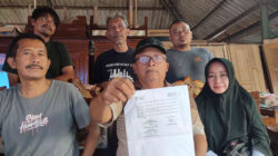 Pedagang Pasar Pahing menunjukkan usulan kesepakatan pertemuan tahun 2023.