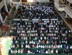 Ribuan Santri Wali Barokah Gelar Salat Istisqa, Ajak Introspeksi di Tengah Kemarau Kediri