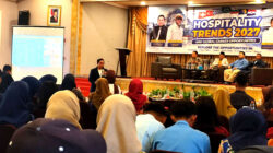 Suasana seminar Tren Hospitalitas 2027 dan Peluang Karier Global yang diikuti ratusan siswa SMA dan SMK se-Kota Kediri di Hotel Lotus Kediri.