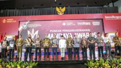 Unesa Raih Penghargaan Tim Inspiratif Mandaya Awards 2026, Perkuat Pemberdayaan 89 Desa Binaan